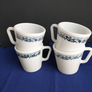 PYREX Coffees Cups 4 Bundle Awesome